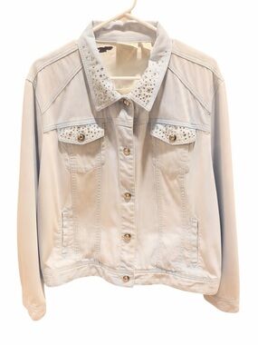 Chico’s Platinum Light Wash Rhinestone Studded Denim Jacket Size 3 (XL)